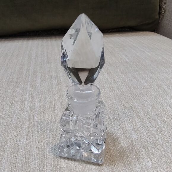 Mini Cut Glass Perfume Bottle Faceted Stopper Vintage - Picture 9 of 9